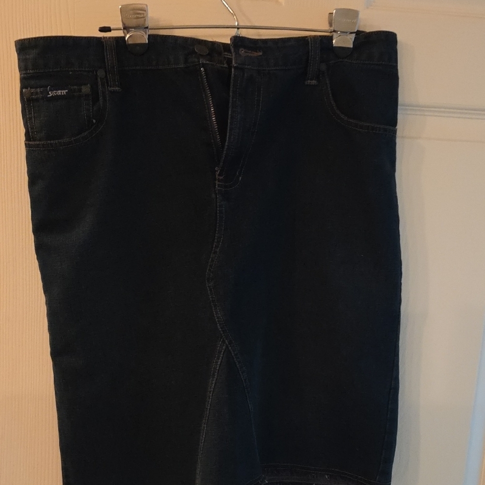 Men's Dark Blue Jeans